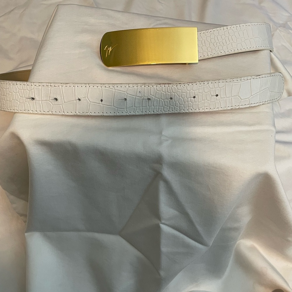 GIUSEPPE ZANOTTI
Off-White Signature Plaque Leather Belt (Genuine)